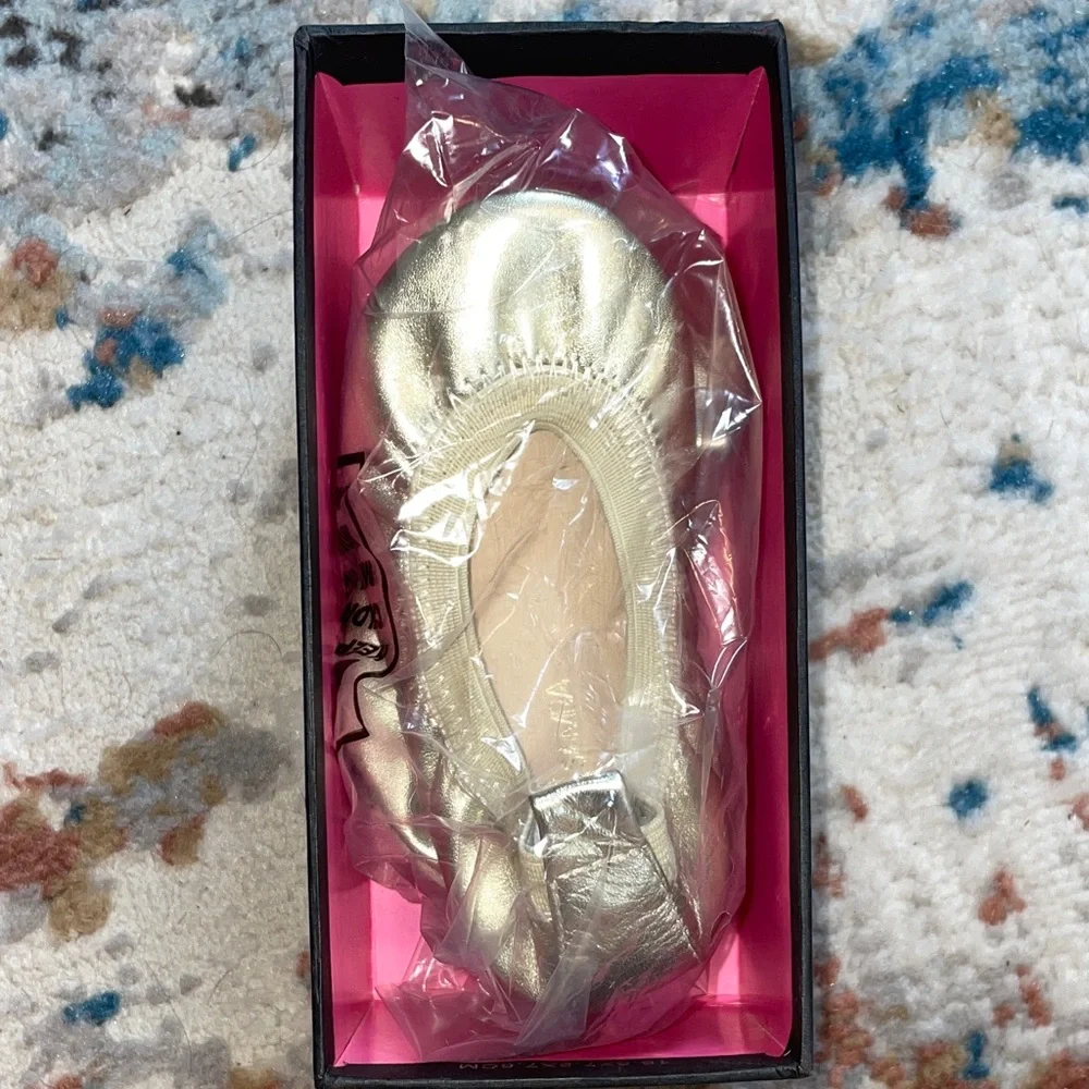 NWT Yosi Samra Gold Shoes